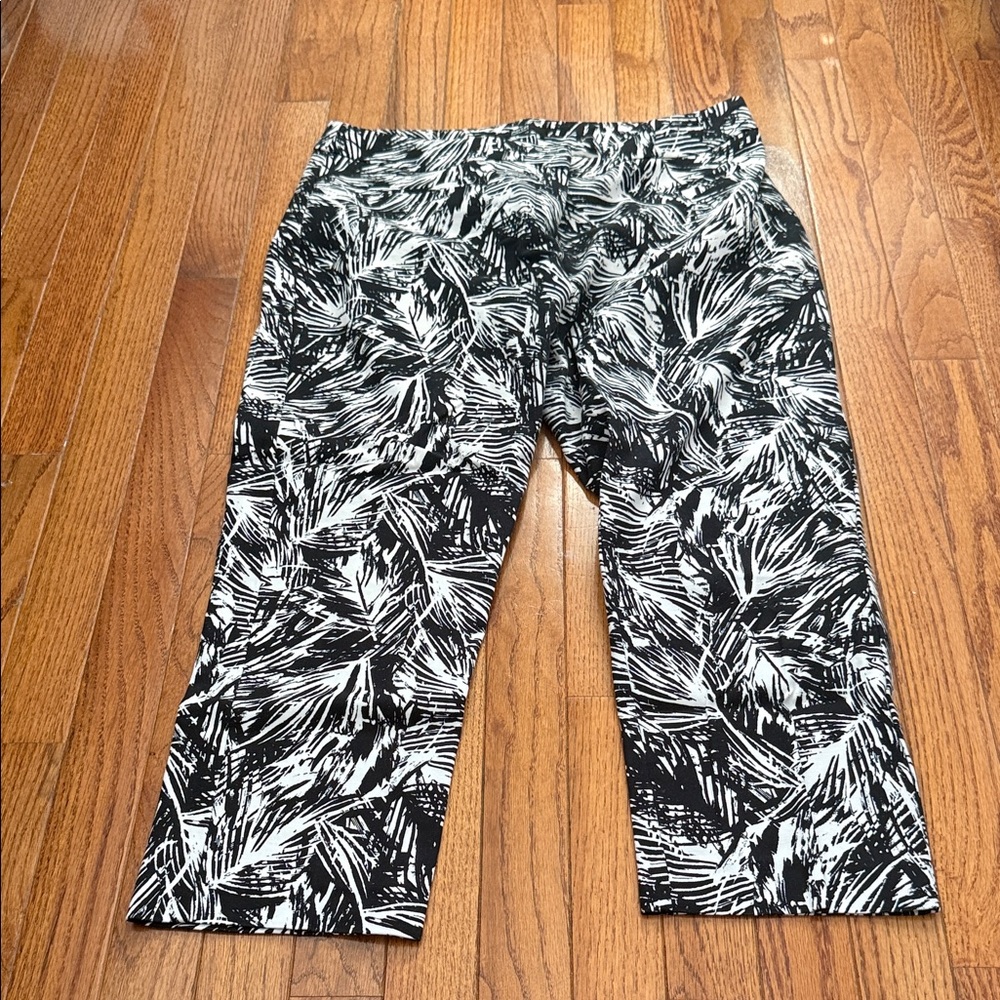 Women’s APT 9 Essentials Capri Dress Pants